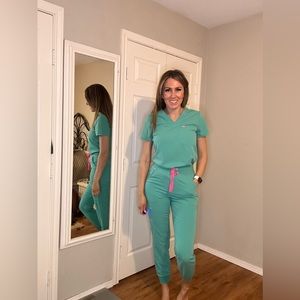Figs Catarina One Pocket Top Surgical Green XS